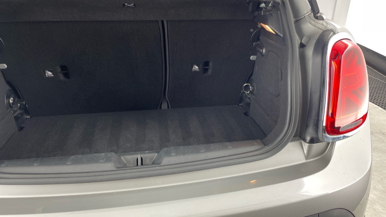 MINI Hatchback 1.5 Cooper Classic Premium 3dr Auto Petrol Hatchback